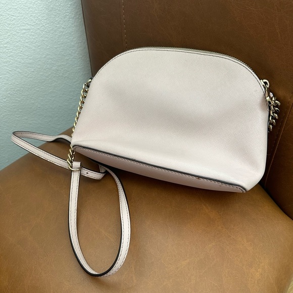 Michael Kors Jet Set Travel Medium Dome Crossbody Bag in Powder Blush - Picture 4 of 6